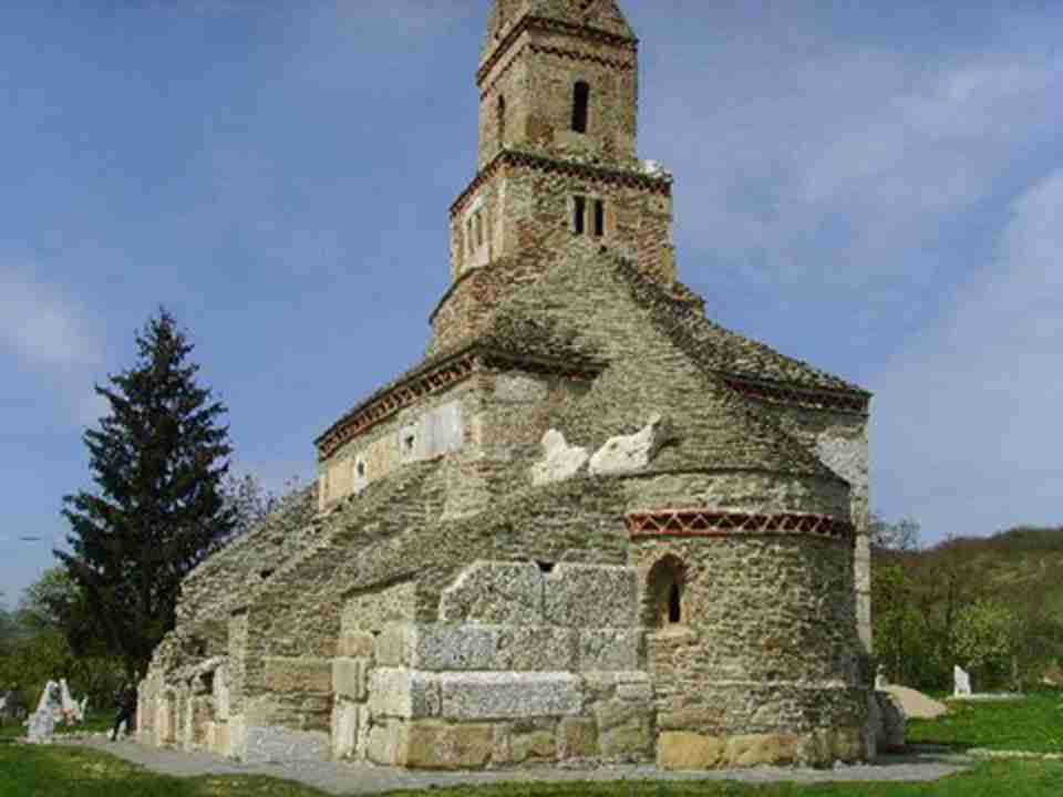 奥拉斯迪山的达契亚城堡是欧洲铁器时代晚期的军事防御建筑