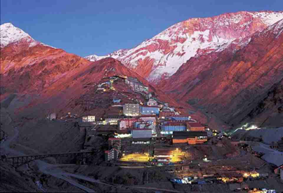 塞维尔是20世纪唯一一座为全年度使用而在山区建造的大规模工业采矿住区