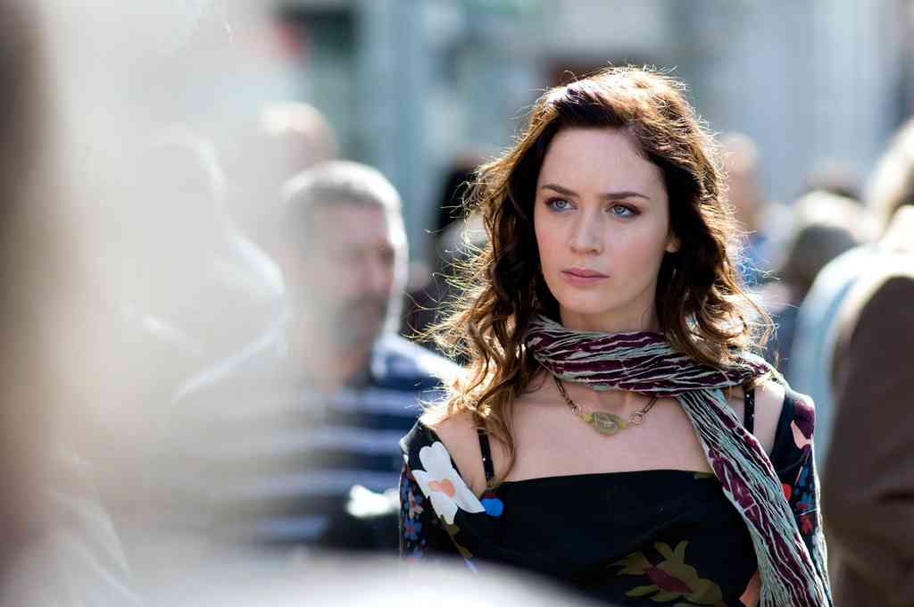 女主角凯瑟琳·奥本海默由艾米莉·布朗特(Emily Blunt)饰演