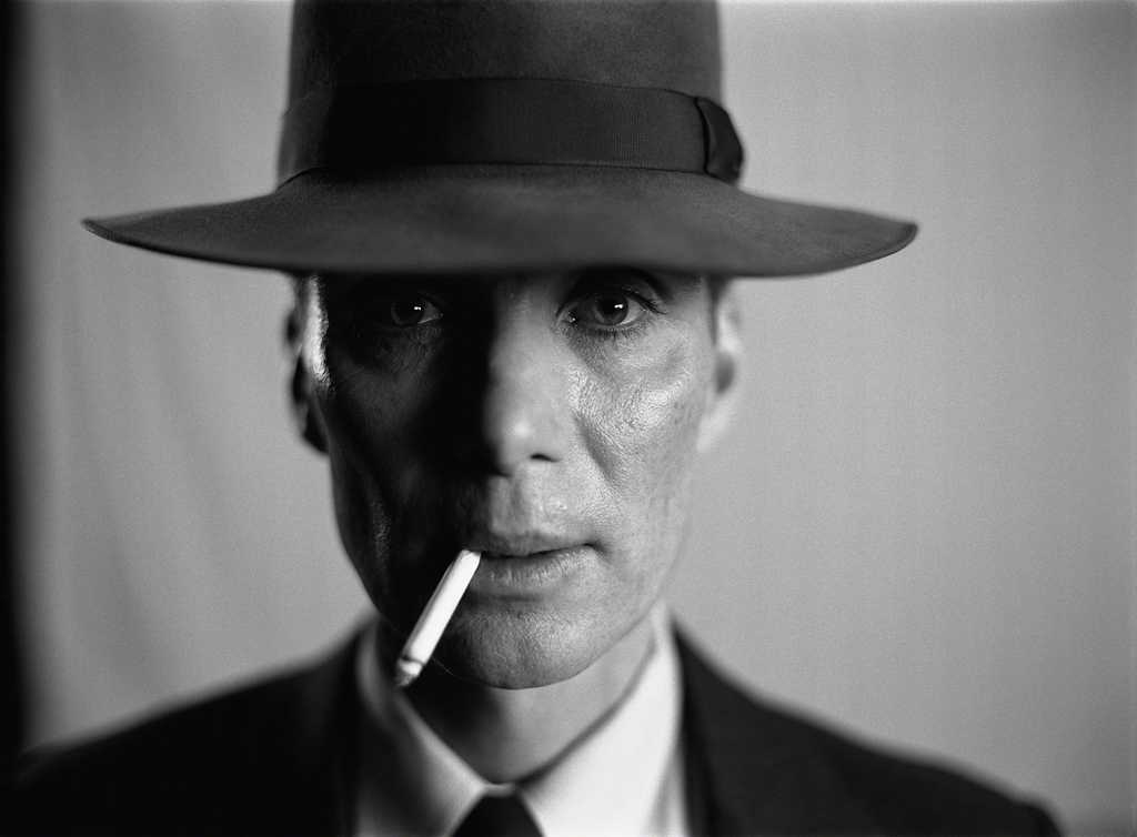 男主角奥本海默由希里安·墨菲(Cillian Murphy)饰演