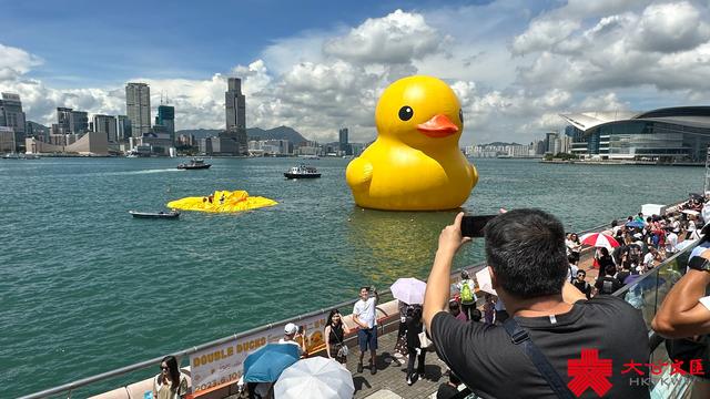 香港大黄鸭